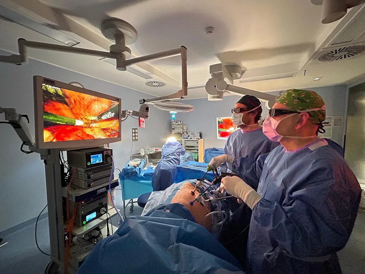 El Hospital Ramón Y Cajal realiza un trasplante de riñón por primera vez, que ha sido apoyado por el robot en Madrid
