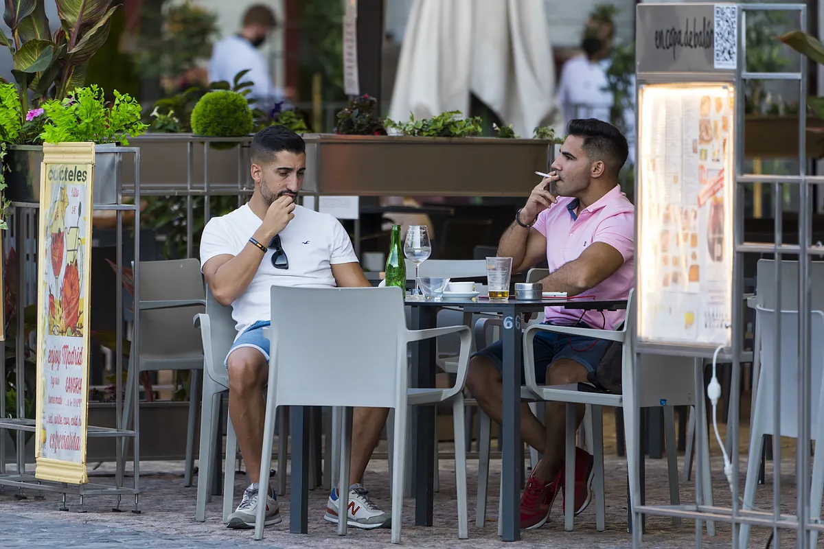 Buena teoría tabaco y vaper. Estas son las nuevas áreas "Sin chimenea" que el proyecto de ley aprobado por el gobierno se limitará a