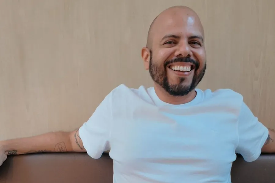 Mario Castelán, científico, poeta y autismo. "Recibí el diagnóstico a la edad de 44 años y me salvé la vida. Dio la esperanza de que sea posible ser feliz"