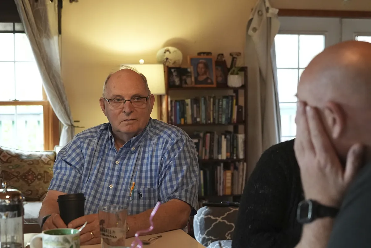 Este hombre debe haber tenido Alzheimer durante 25 años. ¿Por qué no se enfermó? La historia de Doug Whitney.