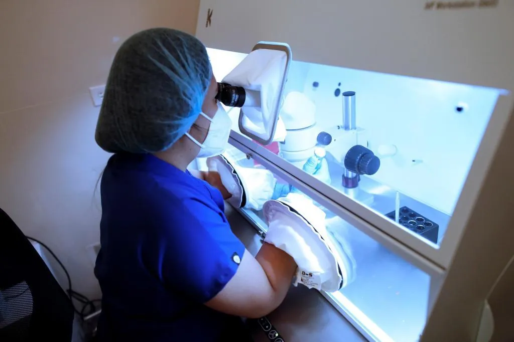 La OMS emite sus primeras directrices sobre prevención de la infertilidad, un problema que "A menudo se culpa a las mujeres y se ignora a los hombres."