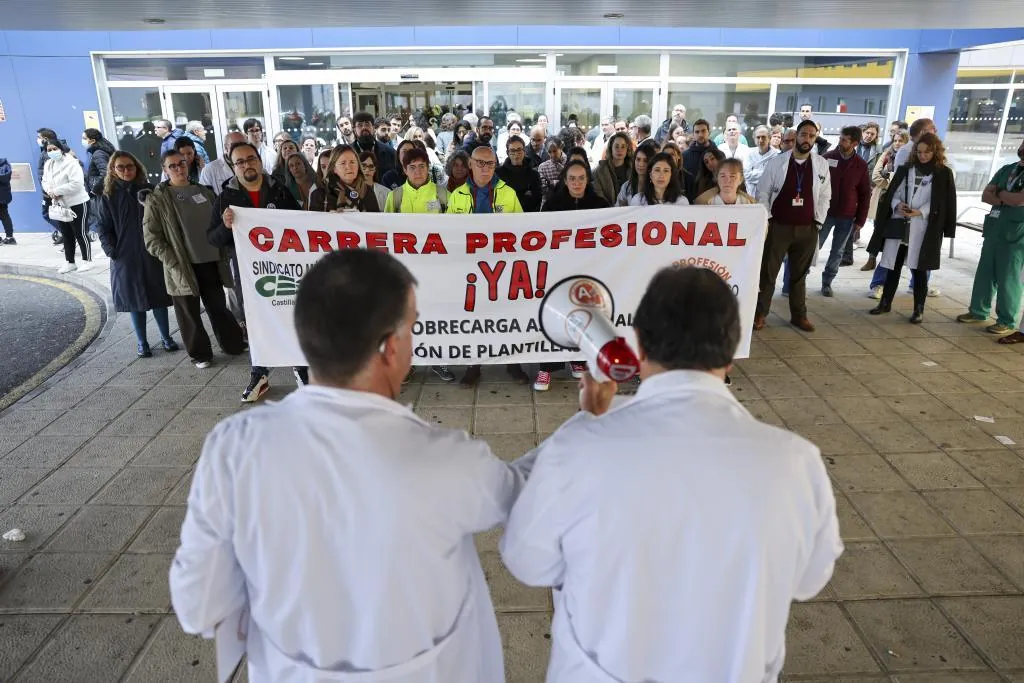 Gremios médicos abandonan la reunión con Sanidad. las huelgas continúan