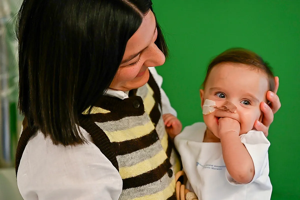 Mariam, la primera bebé en Europa que recibe un trasplante parcial de corazón, ha sido dada de alta. "Se trata de un triple hito en la cirugía cardíaca pediátrica"