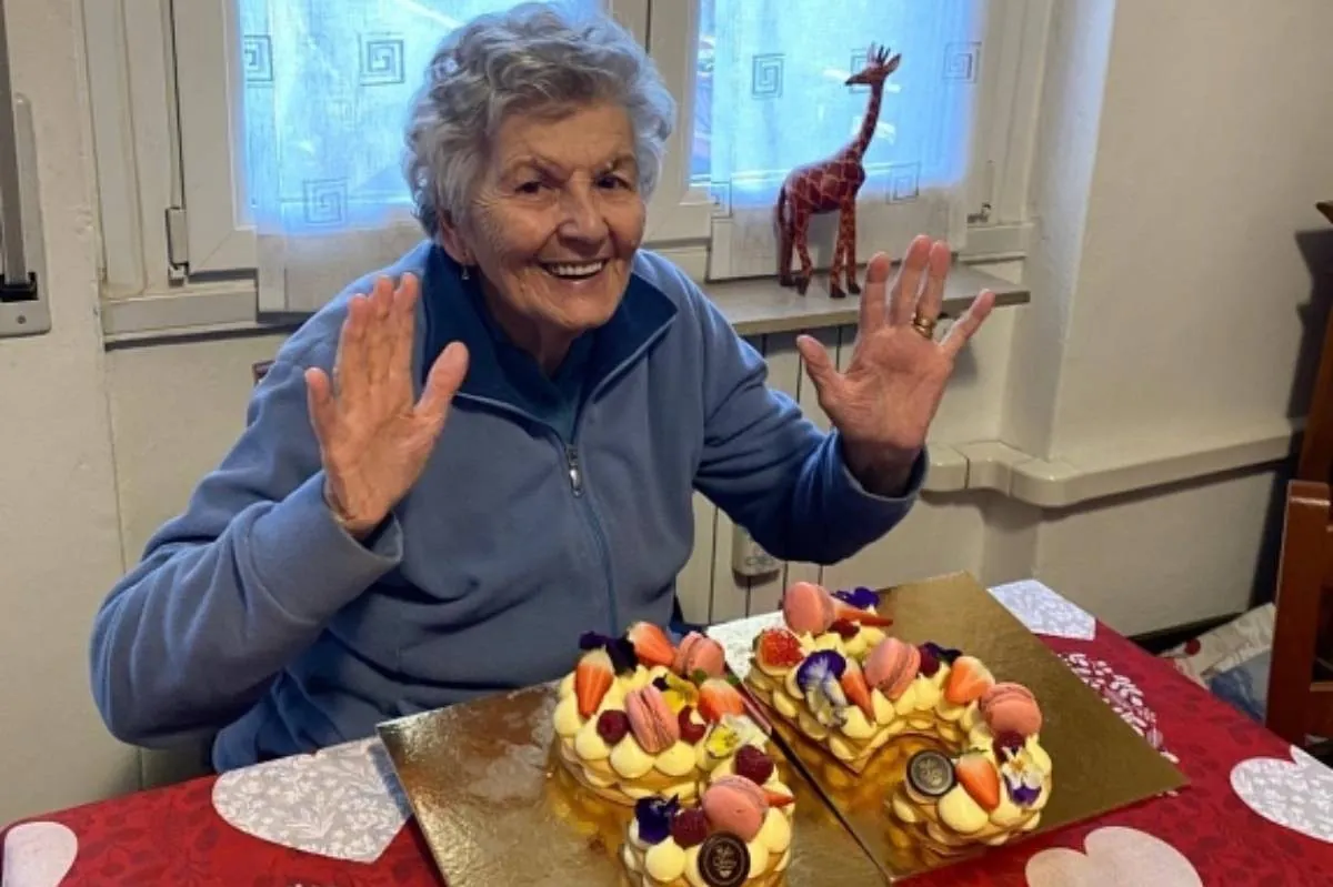 El secreto de la longevidad de Adelia a sus 95 años. "Me gusta hacer ejercicio, como menos por la noche y no bebo alcohol."