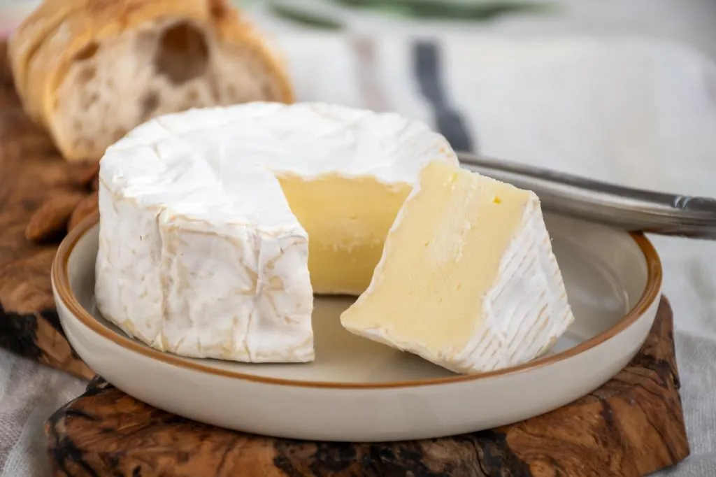 Alerta sanitaria sobre el queso Cammembert con E. Coli comercializado en Madrid y Cataluña
