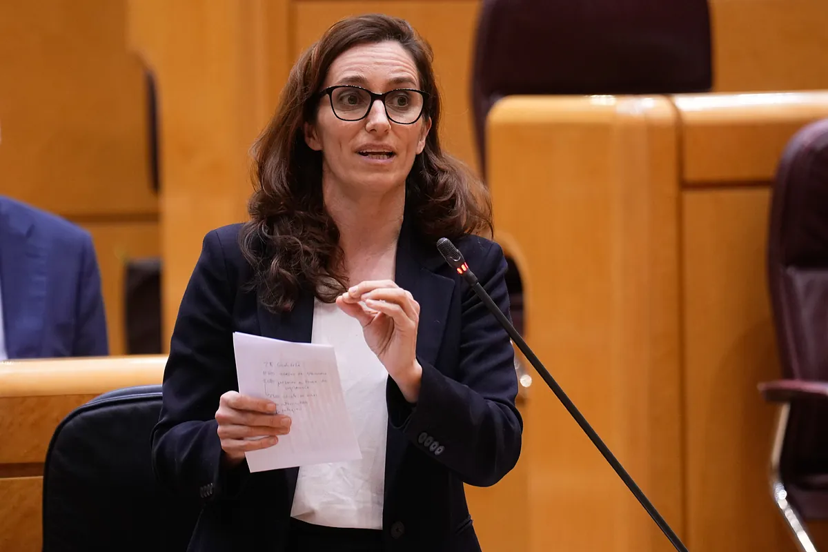 Debido a la huelga de médicos, la presión política sobre Mónica García va en aumento. Los socios del Gobierno y comunidades autónomas le exigen negociar.