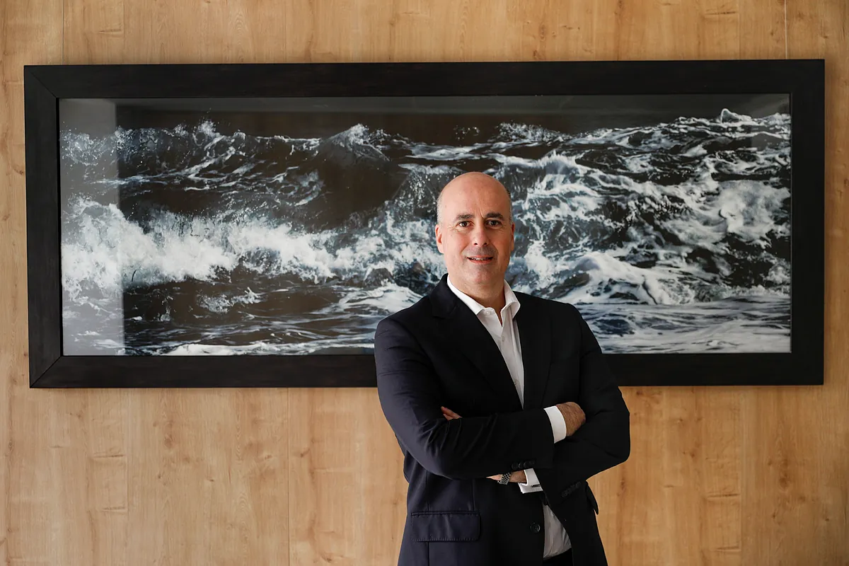 Fernando Campos, presidente del IDIS. «La salud pública por sí sola no puede absorber la creciente demanda.»