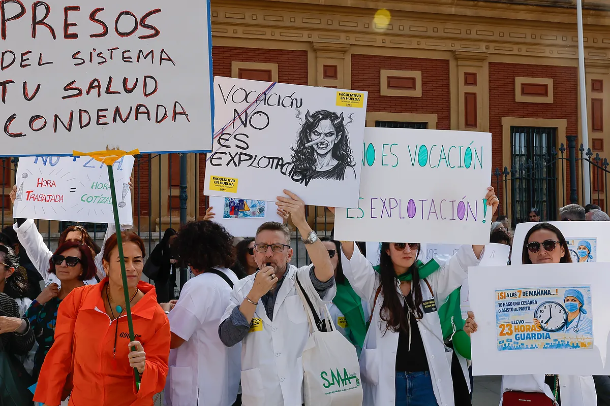 Sanidad y CCAA debatirán en el consejo interregional de hoy la huelga médica y otros 30 puntos más.
