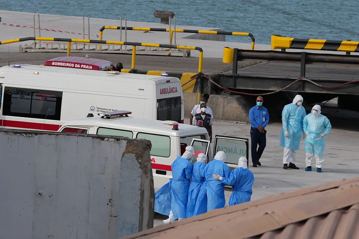 El crucero Hantavirus llegará a Tenerife en tres días y los pasajeros españoles serán trasladados al Hospital Gómez Ulla de Madrid.