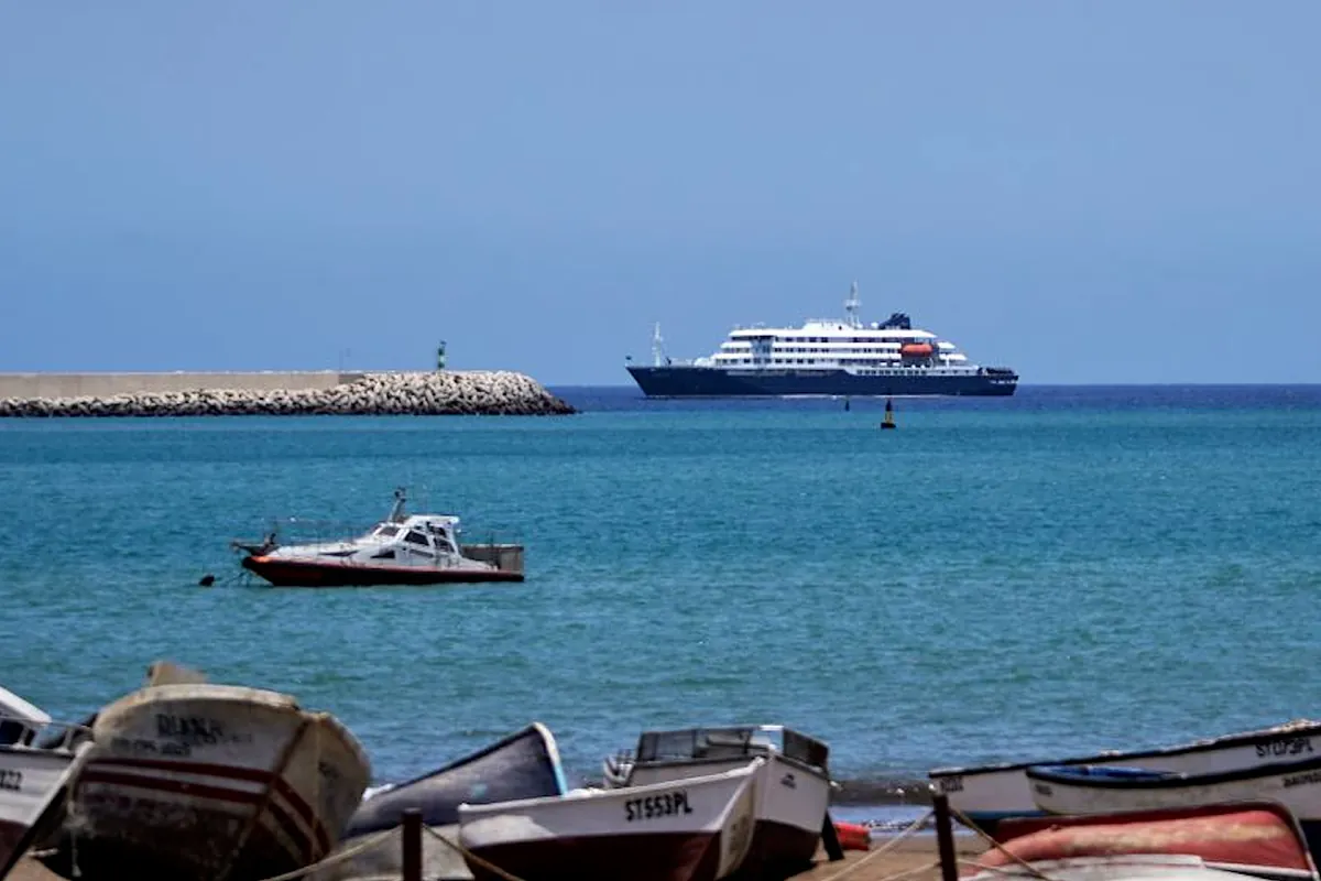 España no se negará a participar en el crucero contra el hantavirus por motivos humanitarios y porque está preparada