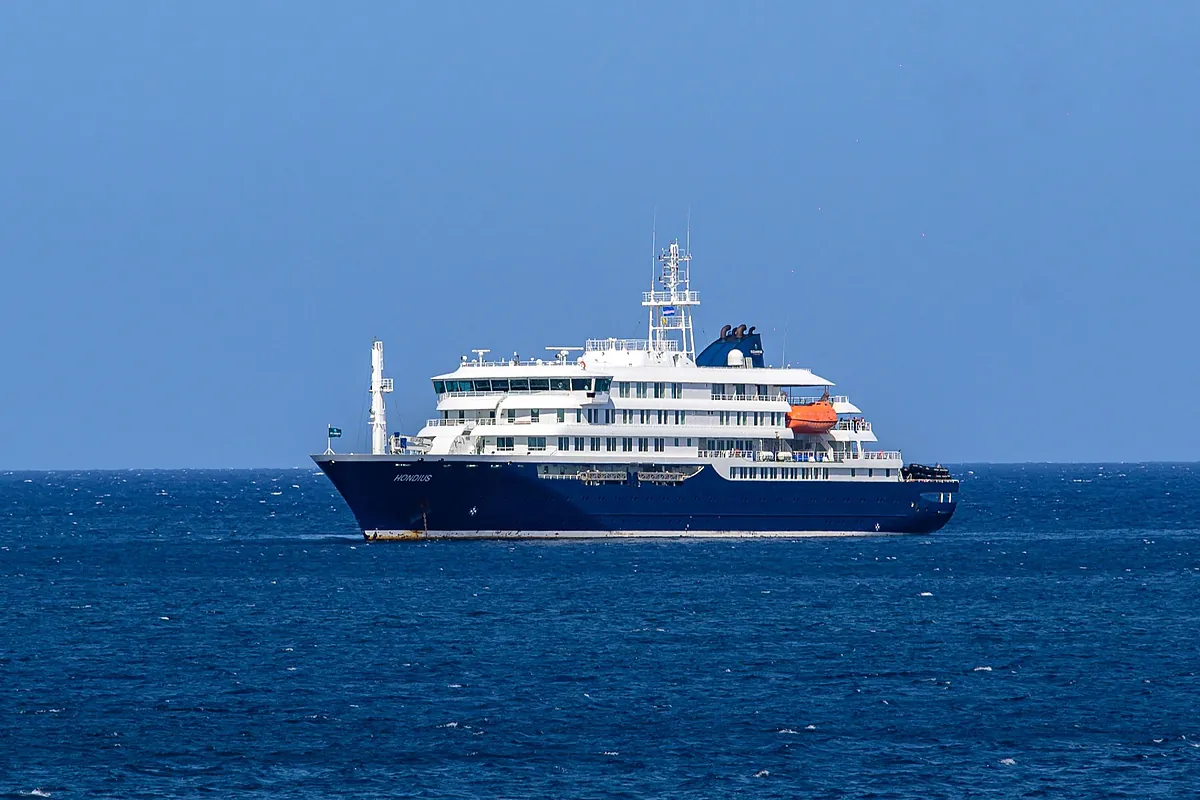 La OMS investiga posible brote de hantavirus que mató a tres personas en un crucero por el Atlántico