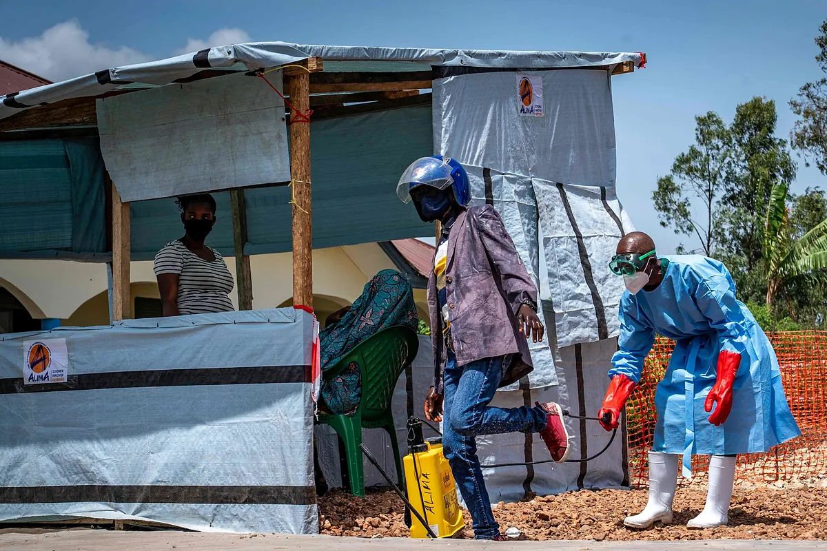 Las claves de la crisis sanitaria del ébola que aún puede estar por llegar "la punta del iceberg"