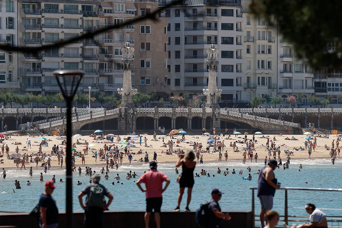 Olas de calor. Qué significa alerta roja, quién corre mayor riesgo y cómo protegerse