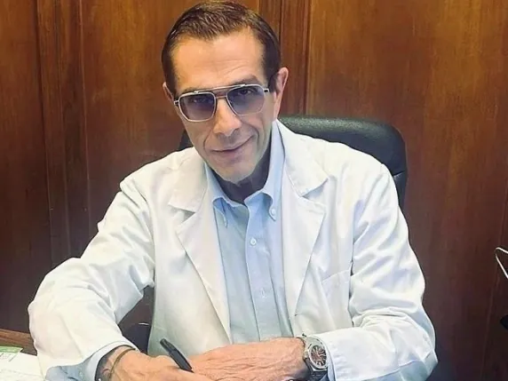 Ascanio Polimeni. "¿Longevidad? Las pequeñas tensiones ayudan. Michelle Hunziker es un caso poco probable: biológicamente tiene 25 años y cronológicamente 52."