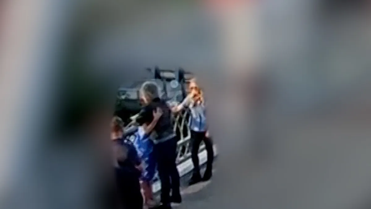 El abrazo «viral» de Jon Bon Jovi salvó más vidas a una mujer. Las investigaciones concluyen que la difusión de su gesto disminuyó. "de modo significativo" Tasas de suicidio en Tennessee