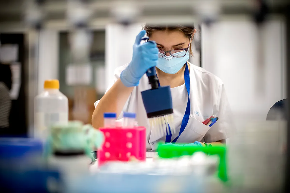 La paradoja de los ensayos clínicos en España. Líderes en Europa por el precio de la sobretensión médica