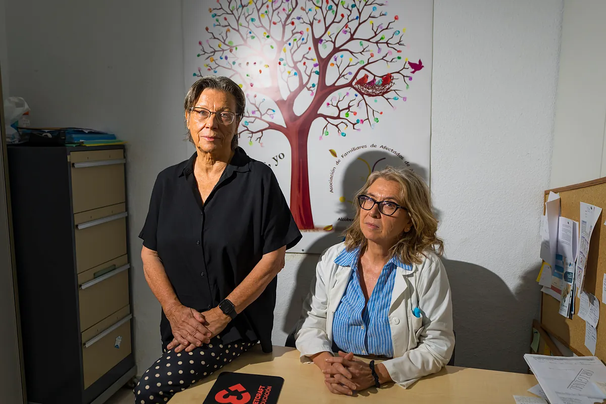 El veto sanitario a los fármacos contra el Alzheimer enfurece a pacientes y neurólogos. a "una jarra de agua fría" 50 mil por persona