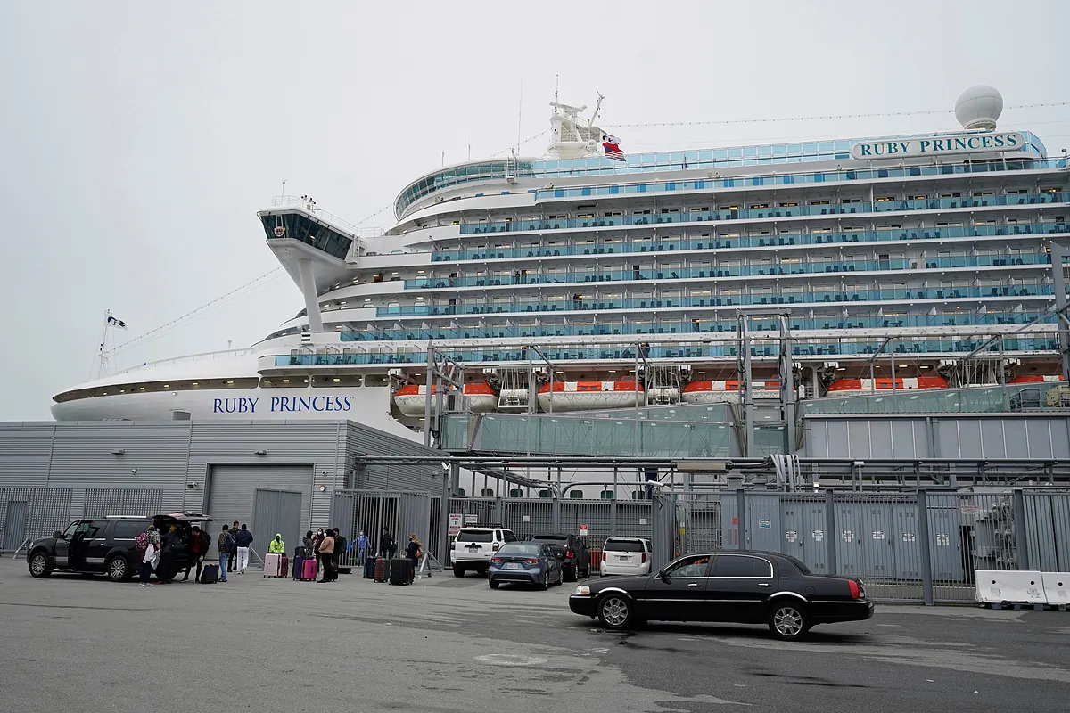 Más de 100 personas infectadas con norovirus en un crucero procedente de California
